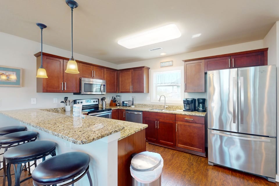 CB27: Never Ending Shorey | Kitchen