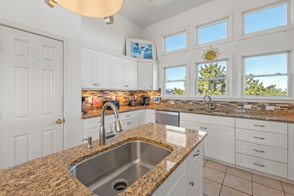 CL100: Corolla Sunrise | Top Level Kitchen
