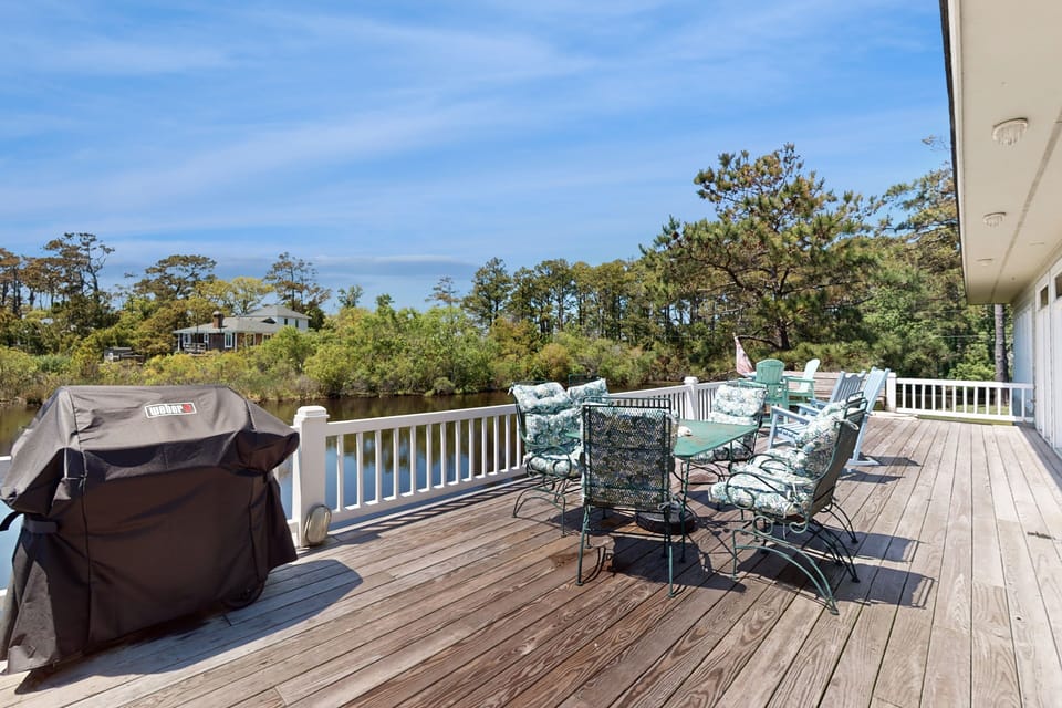 CV04: Emotional Rescue | Exterior | Deck | Seating | Water view