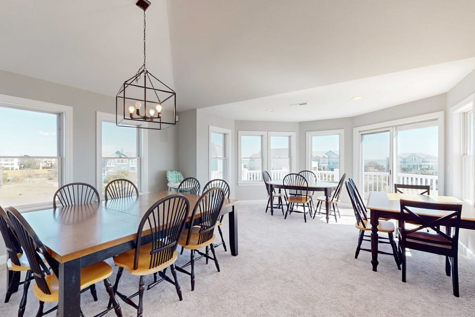 OH73: Buhler's Day Off | Top Level Dining Area