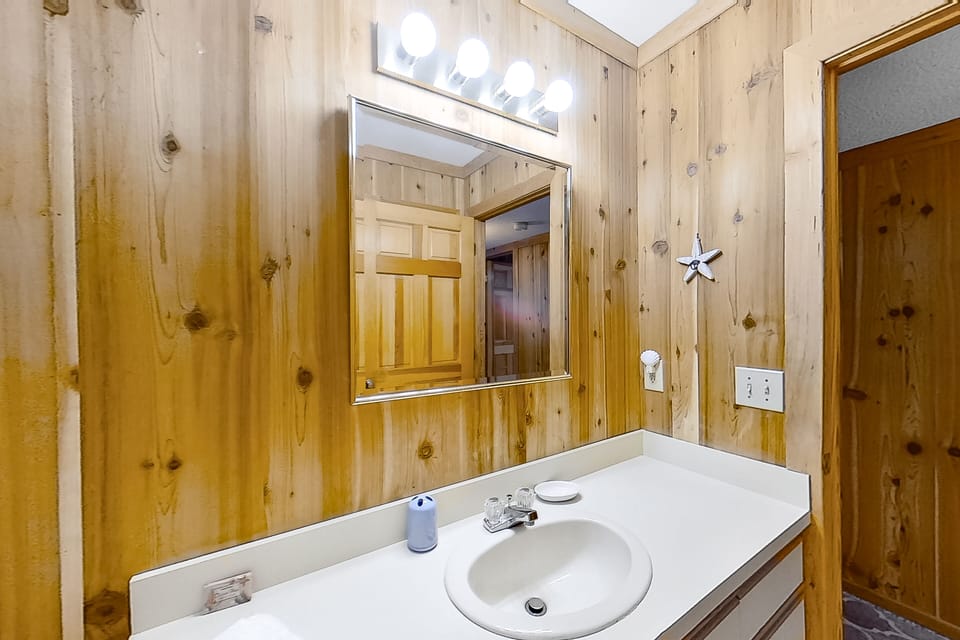 ISB1: Loisstorm | Bathroom