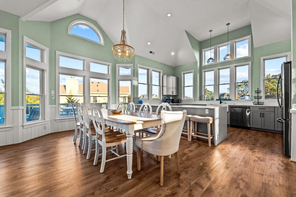 VOH30: The Princess Tide | Top Level Dining Area