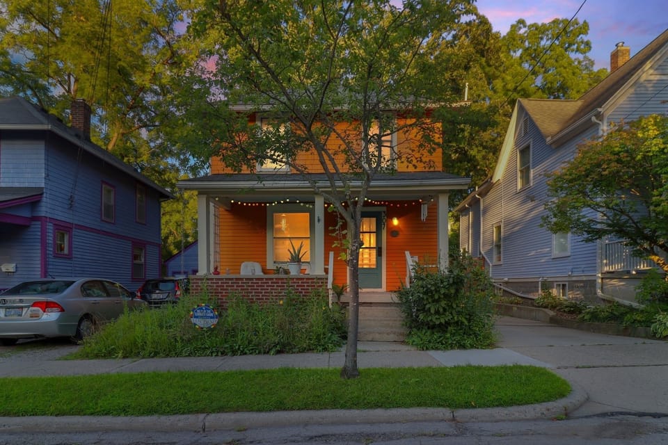 Neighborhood, City, Outdoors, Shelter, House