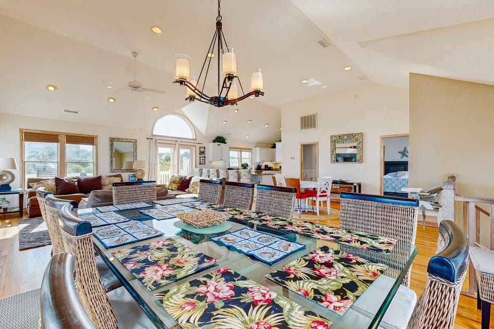 WH286: Millennium Sunrise | Top Level Dining Area