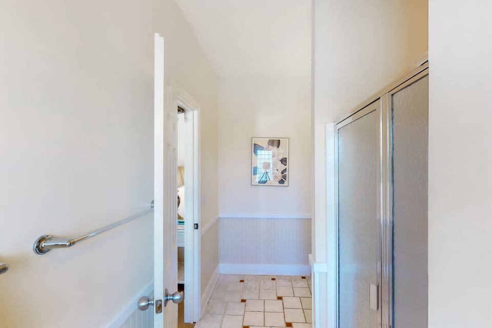H230: An Ocean Song | Mid Level Bedroom 4 Private Bath