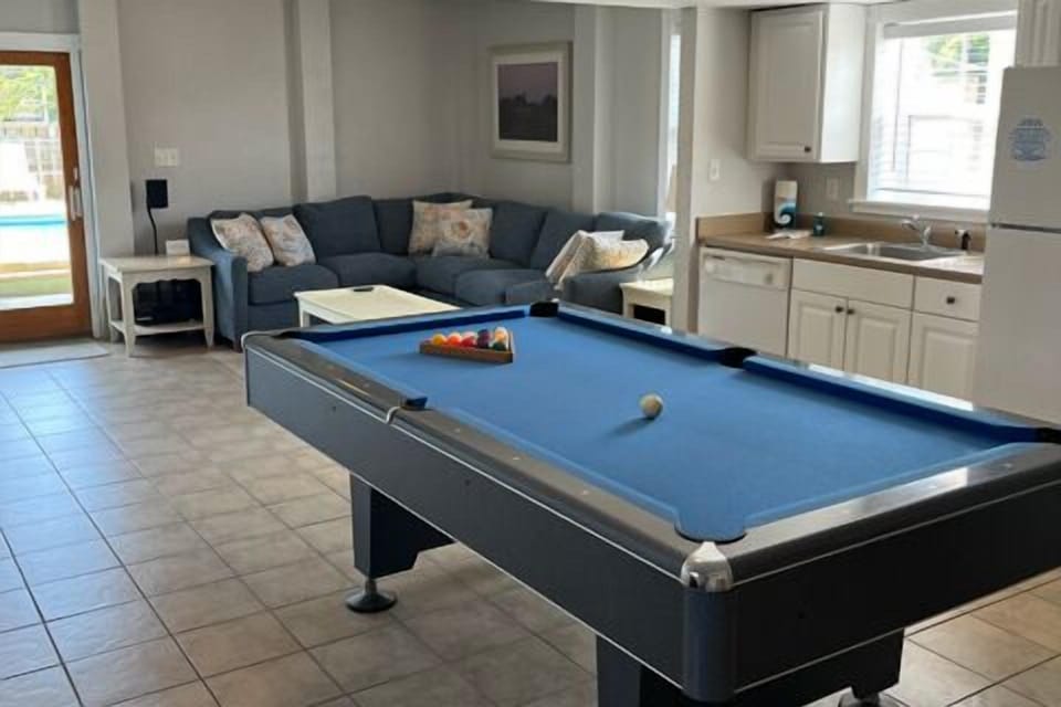 WH469: A Dream Come True | Rec Room | Pool table |  Seating