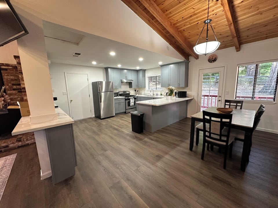 Dining room /kitchen area.