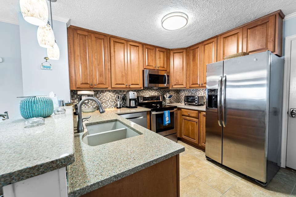 RC09: Sunrise Watch | Kitchen