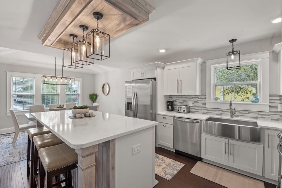 KDN0821: Coastal Unwind | Mid Level Kitchen