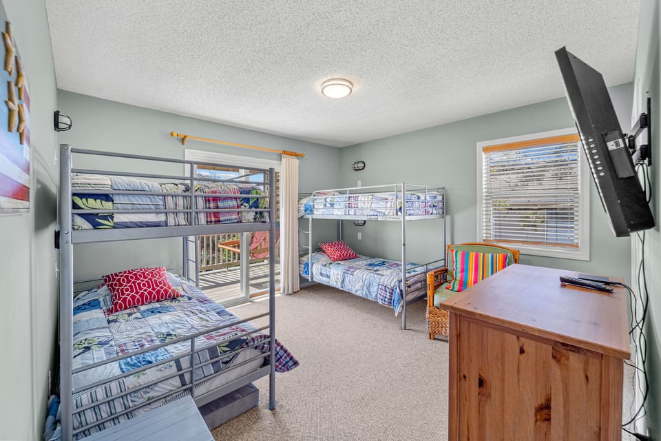 NHCF20: Barracuda Cove | Mid Level Bedroom 1