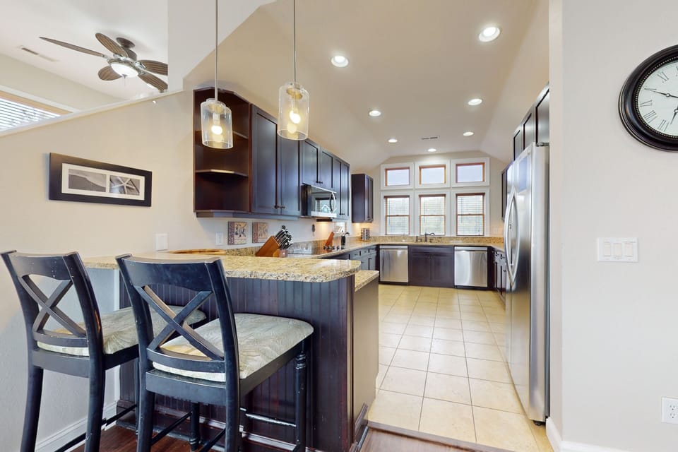 CC179: Beach Par Tee | Kitchen