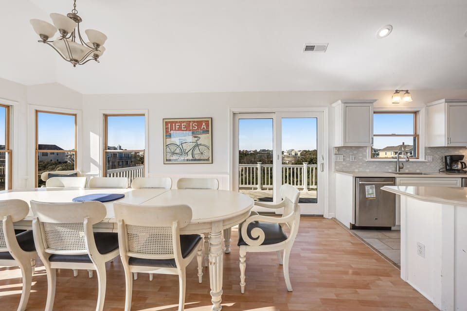WH240: Seas the Day | Top Level Dining Area