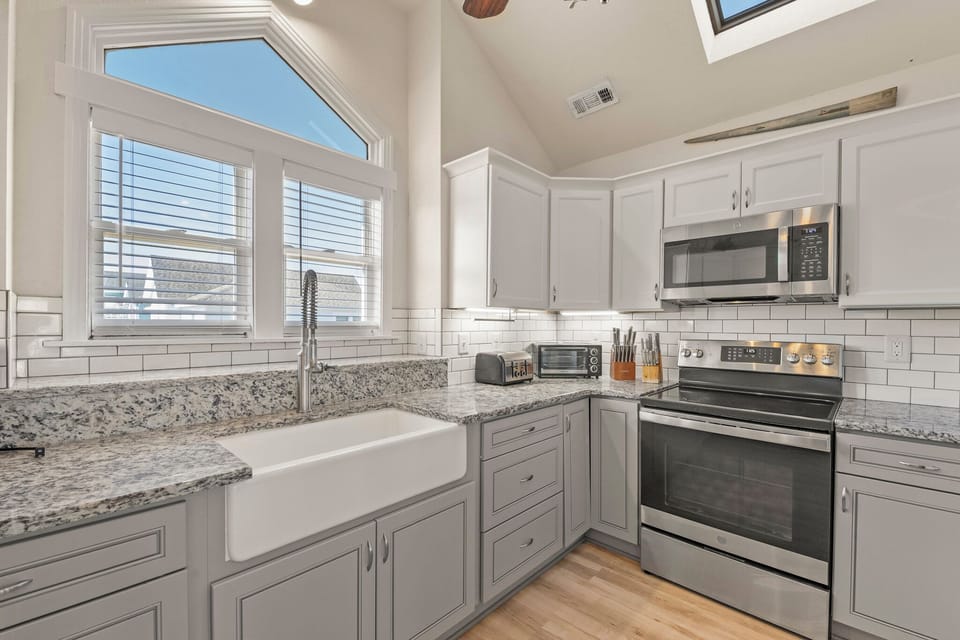 OSO59: Ocean Sunrise | Top Level Kitchen