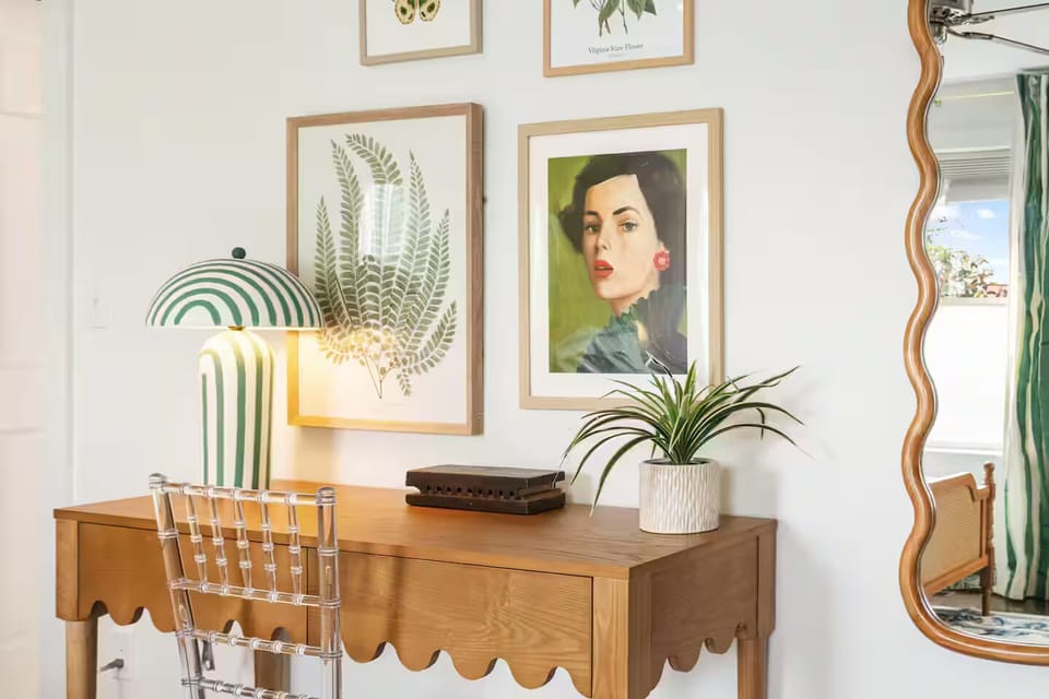 Dedicated work space in Primary Suit w high speed internet, ready for business!