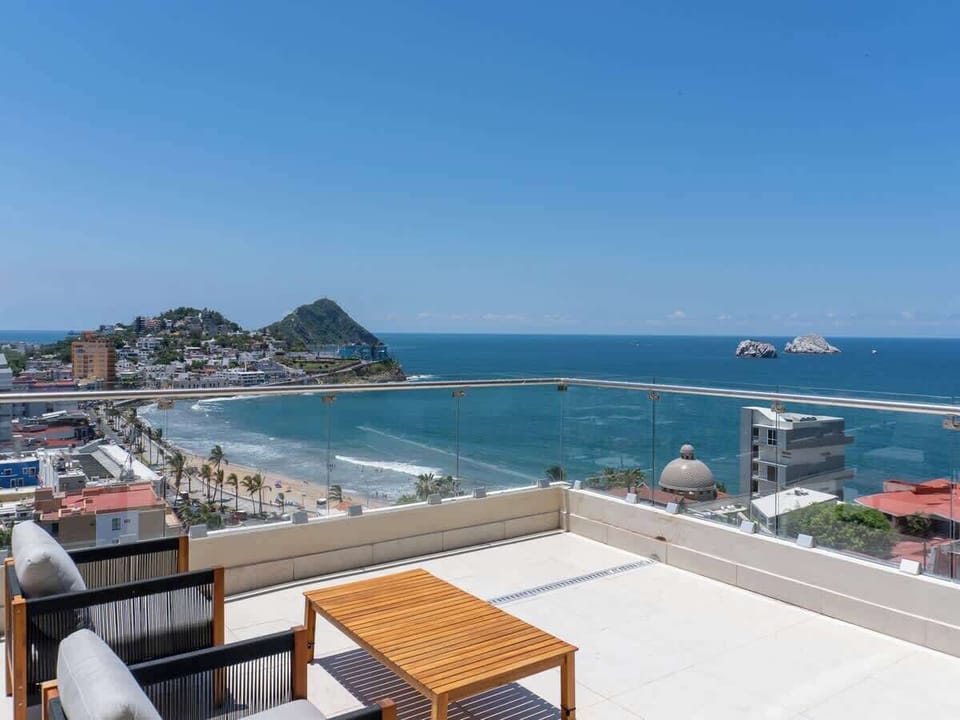 Disfruta de una increíble Terraza privada con vista al mar