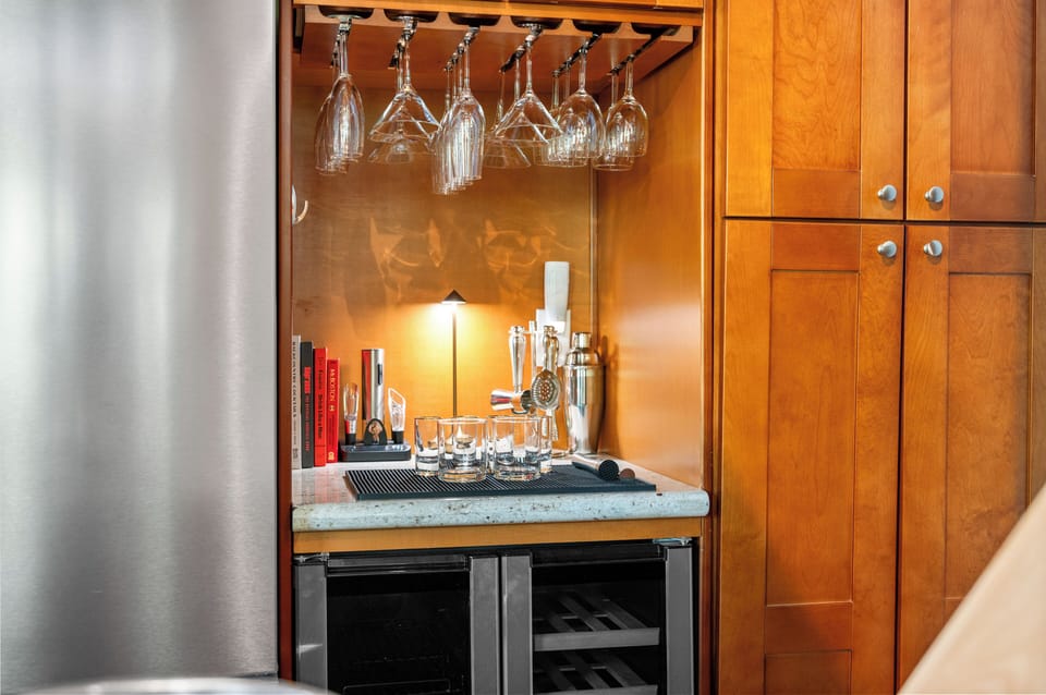 Mix, pour, and toast in the built-in wine bar—then take your drinks downstairs to the lounge and pool room for full whiskey bar vibes.  No need to head into town if you don't want to.