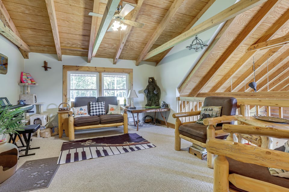 Loft Living Area | 2nd Floor