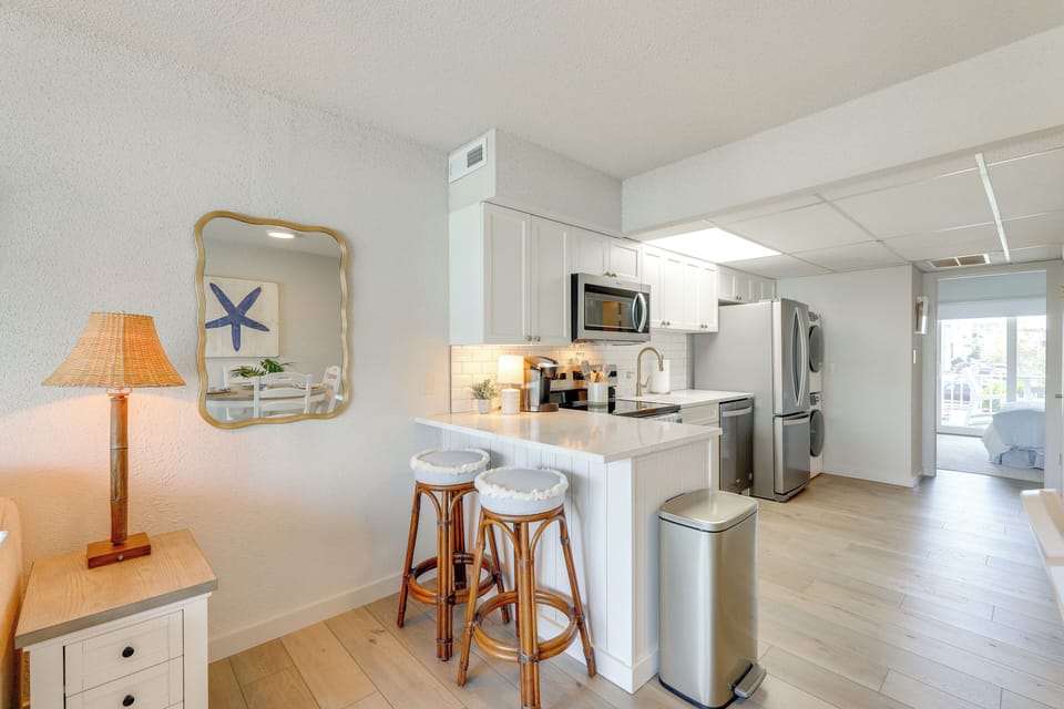 Kitchen | Breakfast Bar | Cooking Basics
