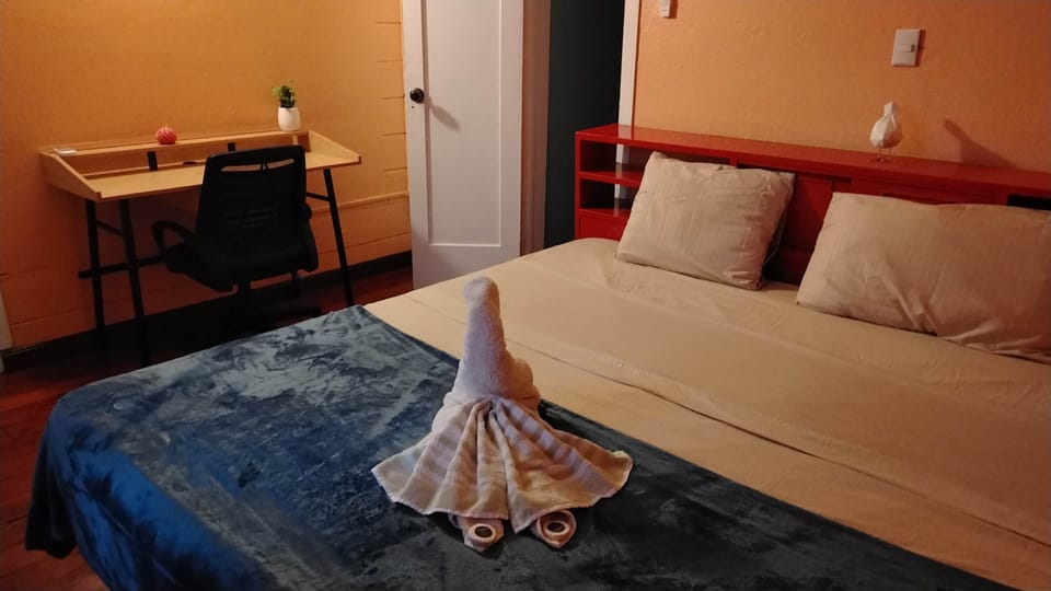 Hummingbird room -