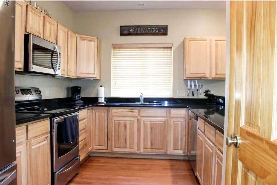 Gourmet kitchen
