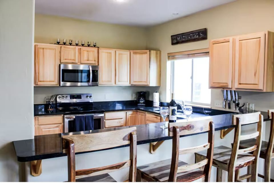 Kitchen bar seating