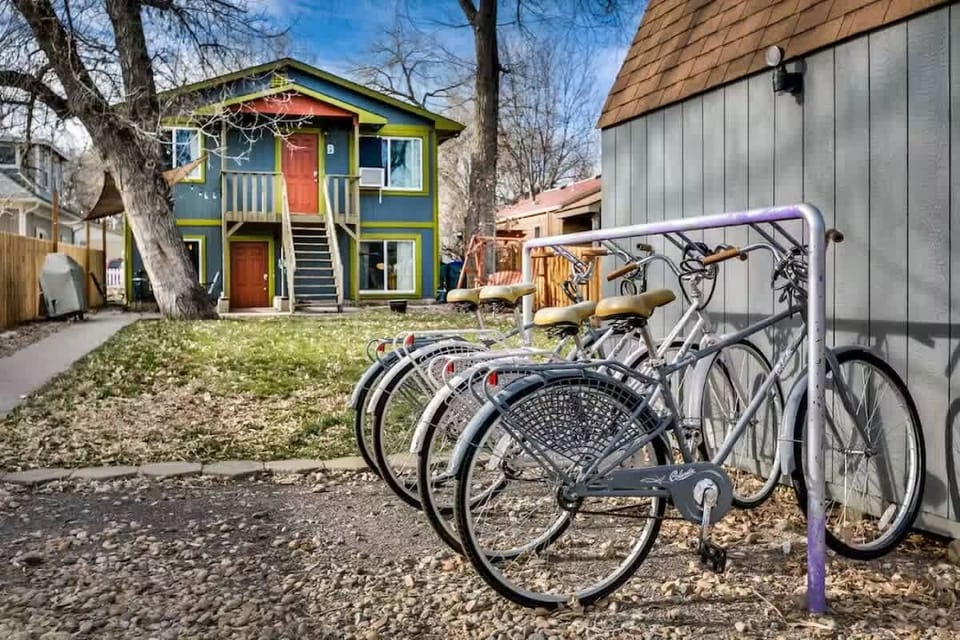 Rise-N-Shine-Rentals-Vacation-Rentals-Fort-Collins-CO-Airbnb-VRBO-Yard-Bike-Rack