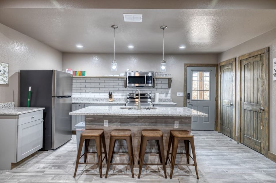 Plenty of open space to cook