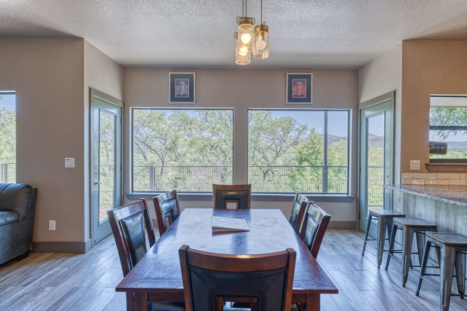 Dining area views