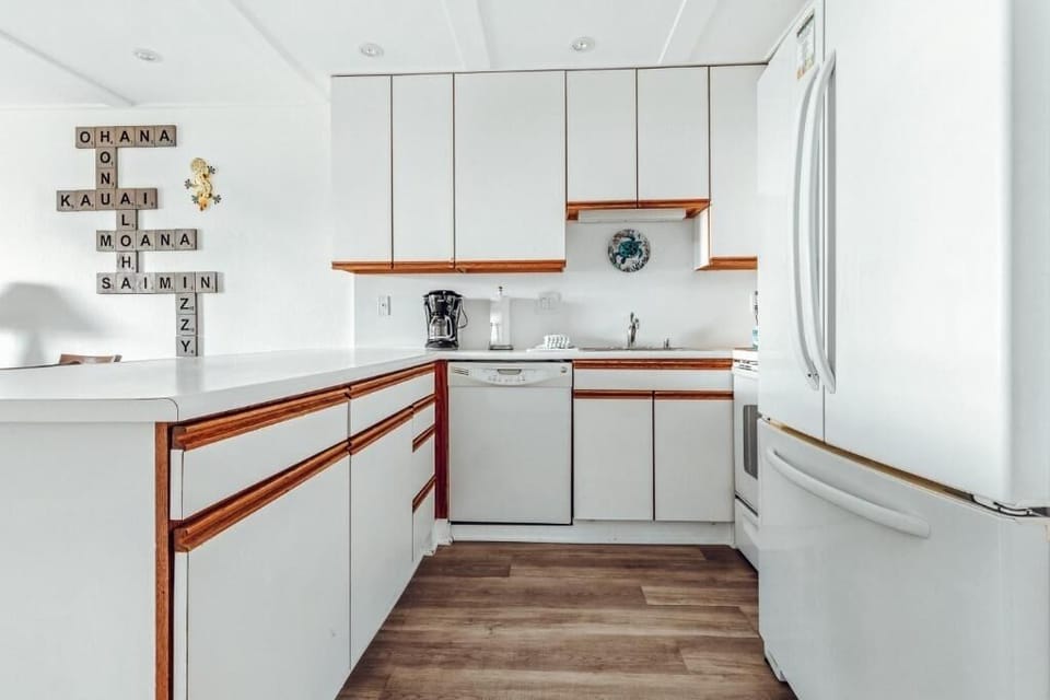 Create vacation meals in a fresh, bright, modern kitchen.