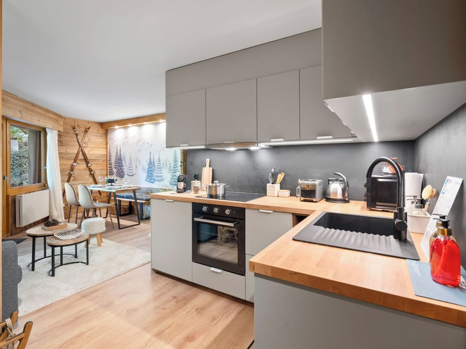Kitchen / Dining Room