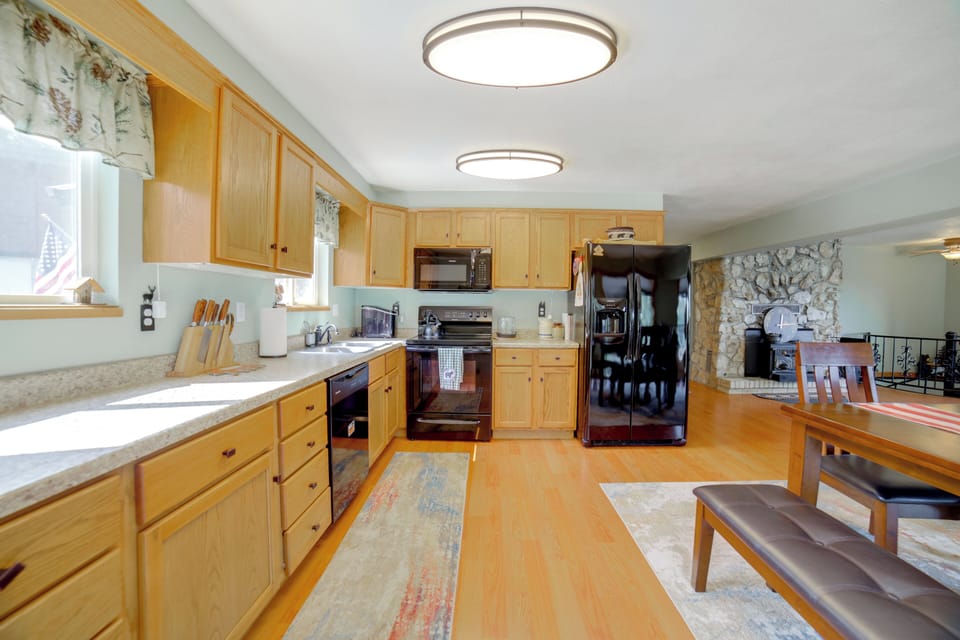 Kitchen | Main Level | Coffee Makers | Cooking Basics | Crockpot