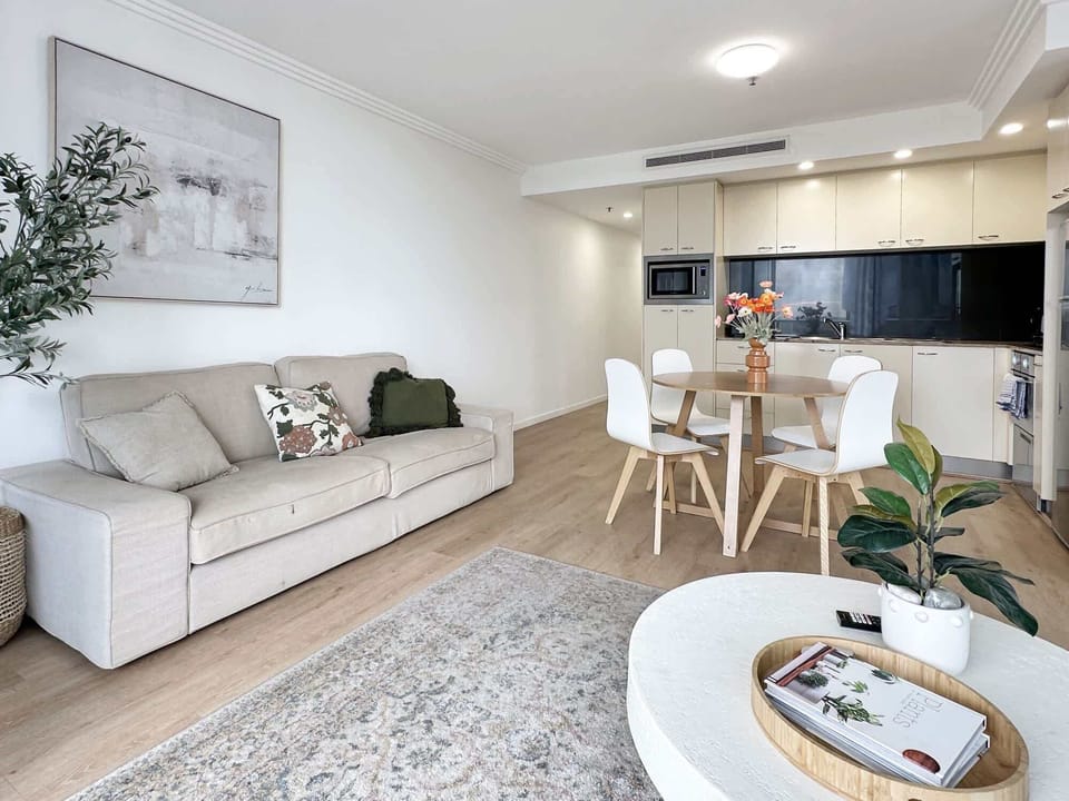 Living Area/Dining Area