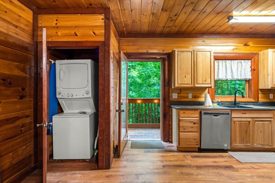 No need to pack heavy—our washer and dryer are conveniently located right beside the kitchen, making it easy to refresh clothes, towels, or adventure gear during your stay.