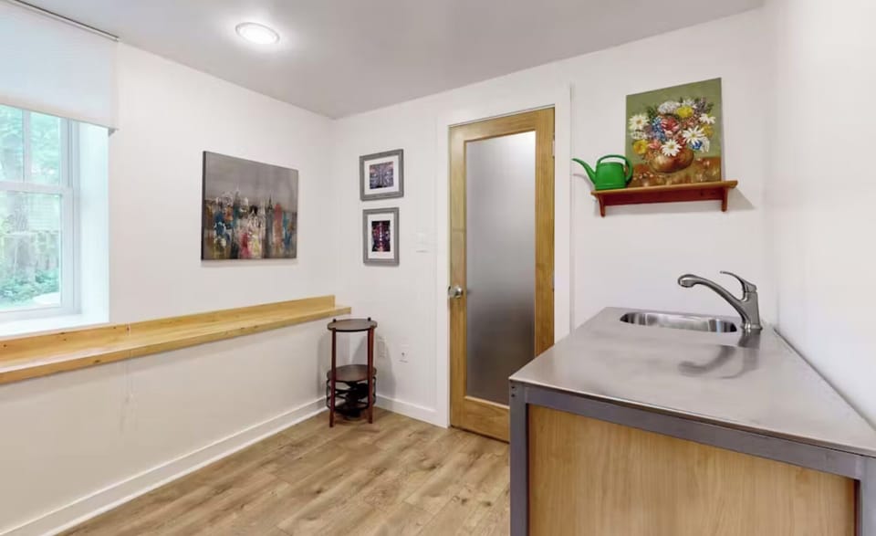 Kitchenet Downstairs