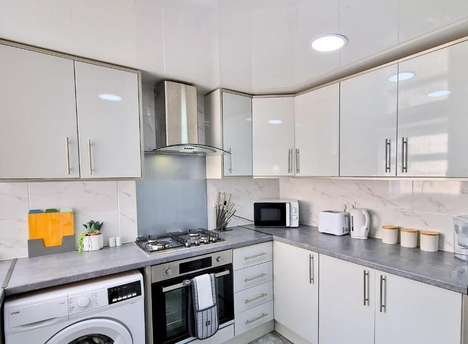 Shared Kitchen with full Facilities 