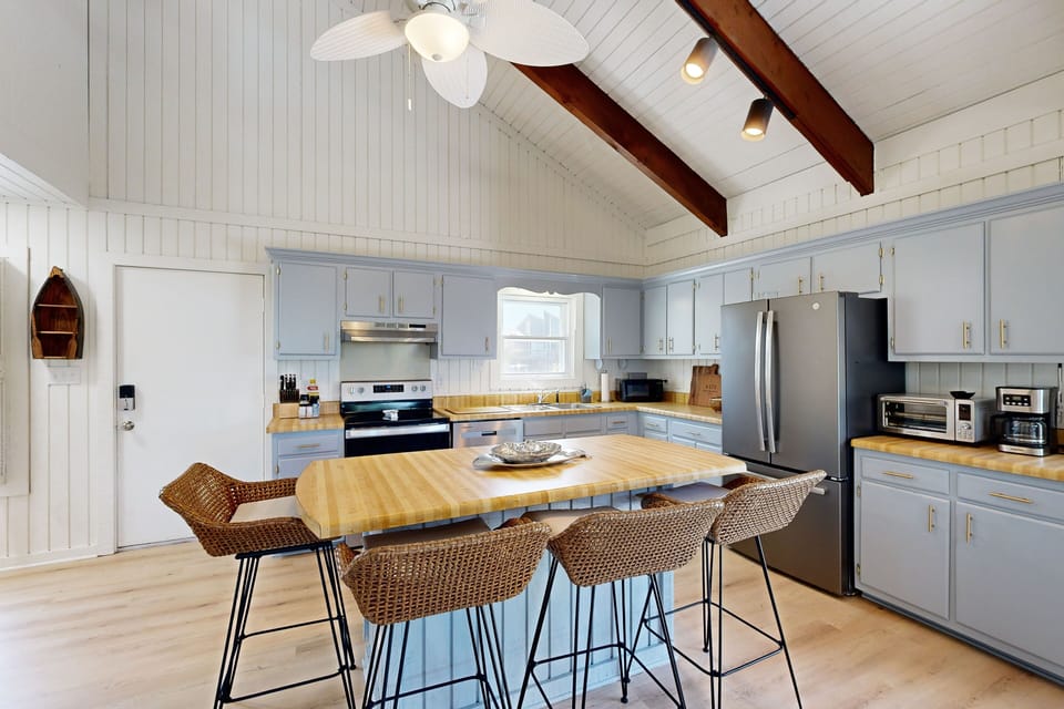 KH3265: Seascape Cove | Mid Level Kitchen