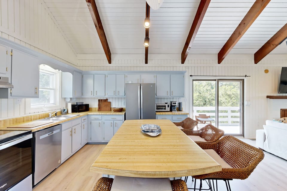 KH3265: Seascape Cove | Mid Level Kitchen