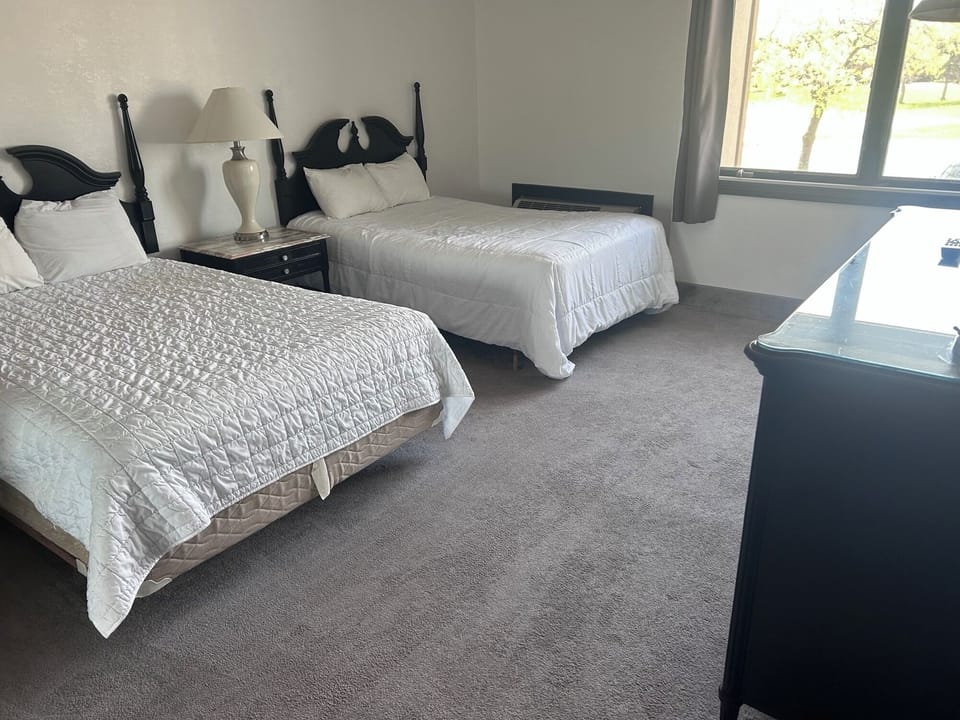 Unit with 2 Double Beds