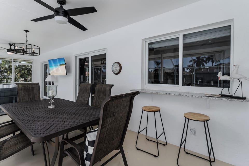 Upper Lanai Covered Dining to Kitchen Pass-Through
