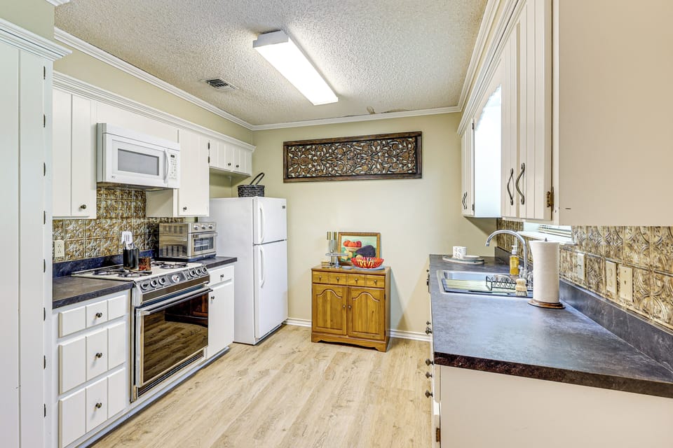 Kitchen | Coffee Maker | Dishwasher