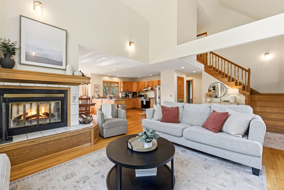 Bright & Airy Living Room | Vaulted Ceilings | Fireplace | Open Layout