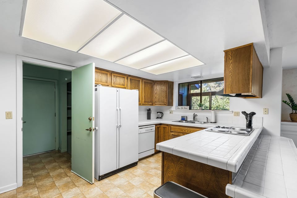 Full Kitchen 