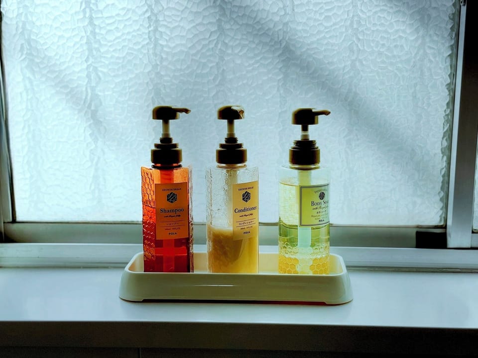 Bathroom amenities