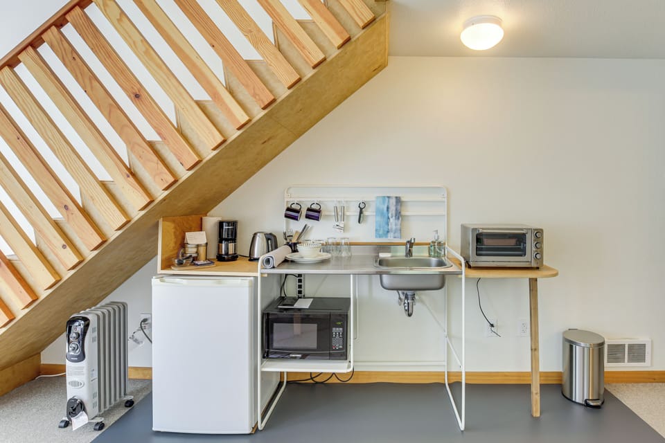 Kitchenette | 1st Floor | Drip Coffee Pot