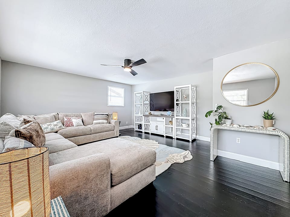 Large living room area 
