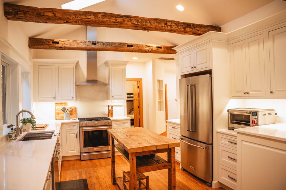 Fully Equipped Kitchen with Gas Range