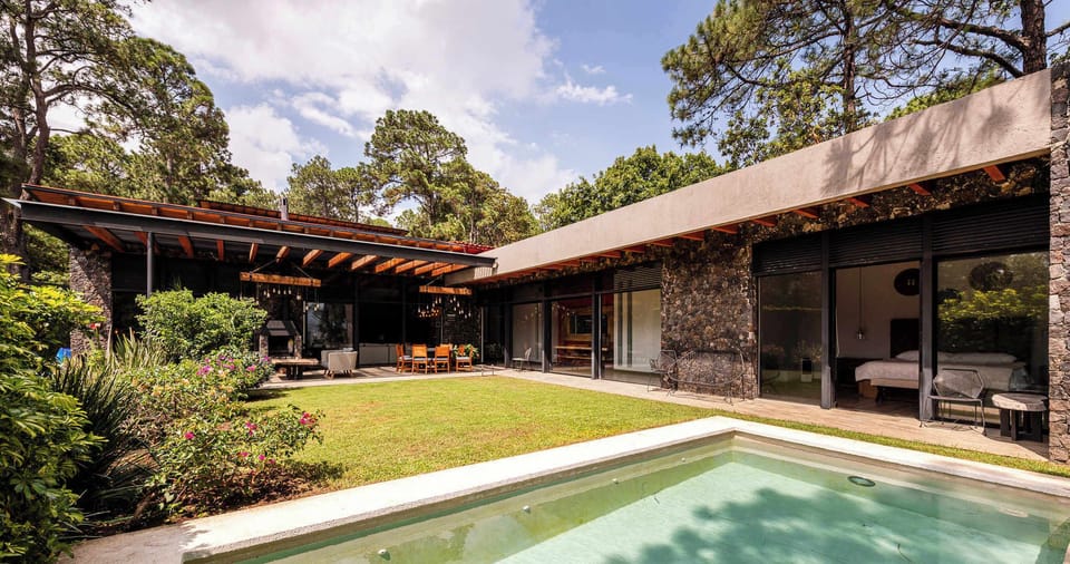 Private garden with pool, hot tub & outdoor furniture