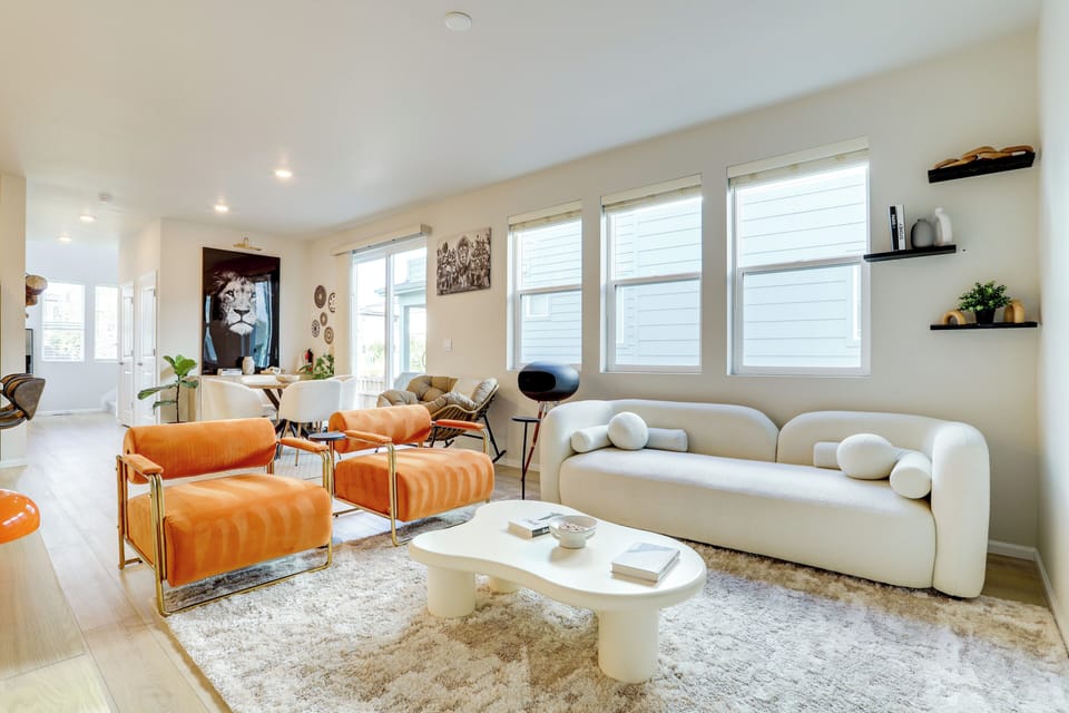 Aurora Vacation Rental | 4BR | 2.5BA | 2,800 Sq Ft | 4 Steps to Enter