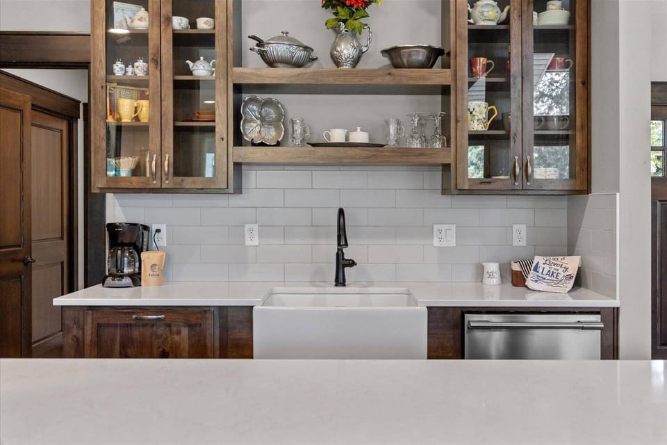 Fully stocked kitchen, ready for your inner chef.