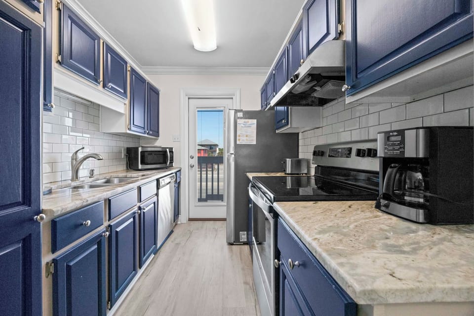 Ocean Reef 107 - Kitchen into Balcony